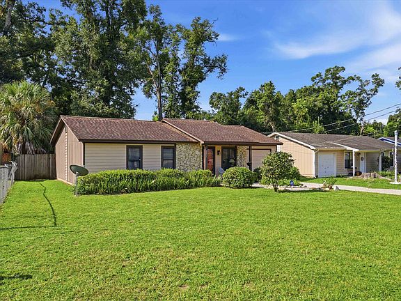 3rd image of 2811 Villamore Ave