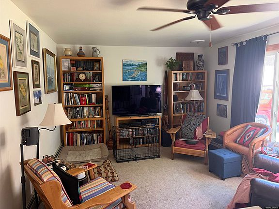 2nd image of 827 N Pointe Cir