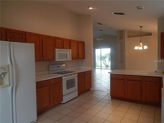 5th image of 31202 Baclan Dr