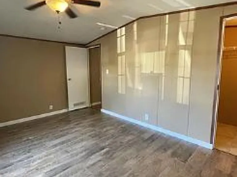 3709 Hampton Ln — Photo 8