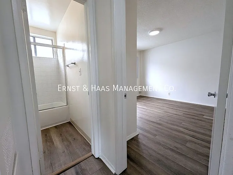 1006 E 32nd St #D — Photo 5