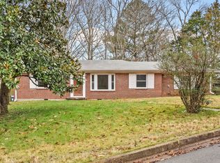 1052 Forrest Dr, Clarksville, TN 37040