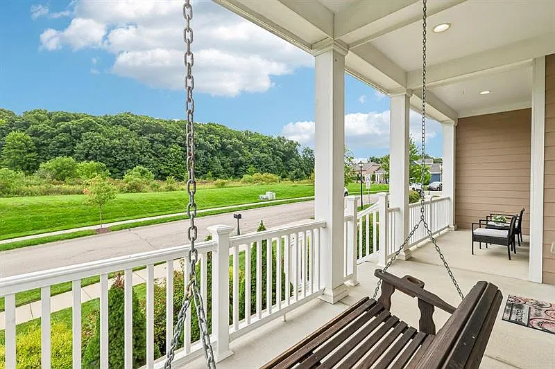 5 bed, $4,200 — Photo 2