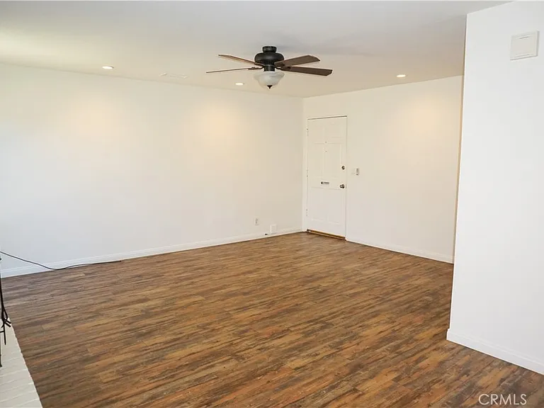 23003 Runnymede St — Photo 4