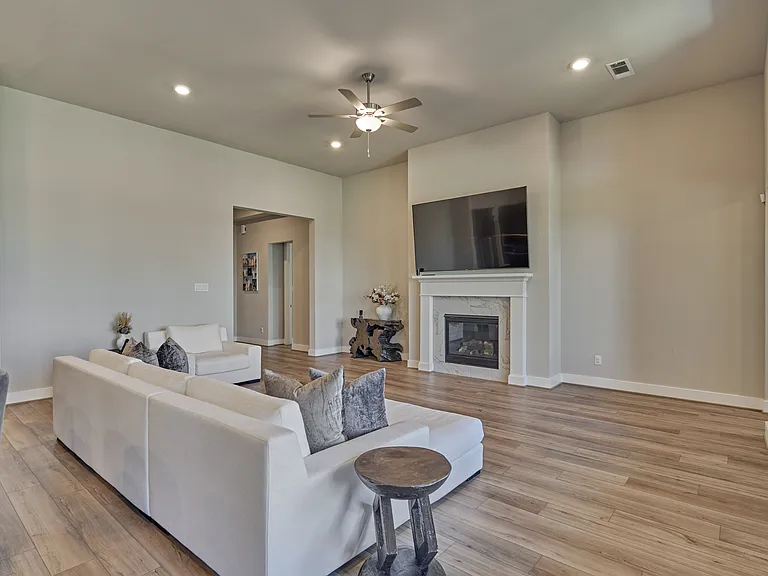 1716 Encino Blvd — Photo 15