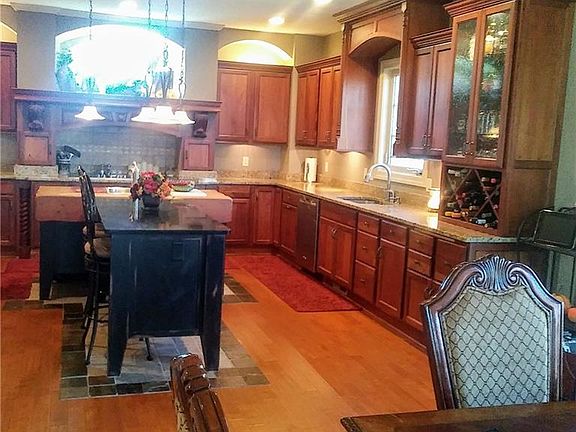 3rd image of 6108 Trace Ct