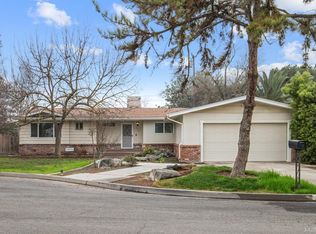 415 Lotus Dr, Hanford, CA 93230