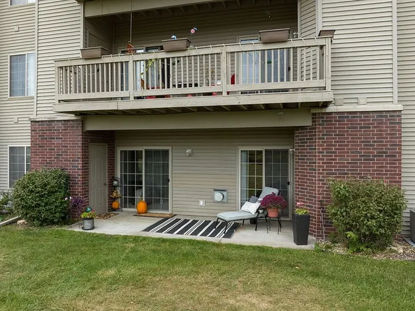 250 Cimarron Dr Unit 303, Hiawatha, IA 52233