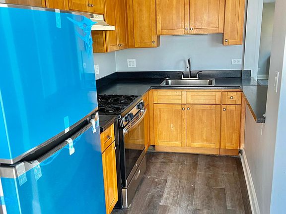 2nd image of 6917 S Clyde Ave #6916