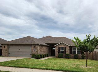 705 Olivia Ln, Centerton, AR 72719