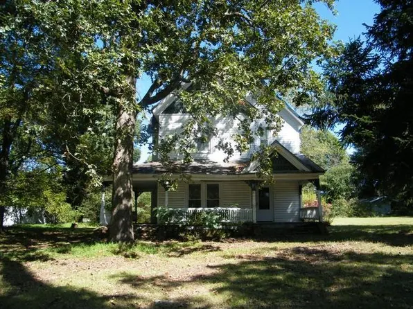 2001 Courtney Huntsville Rd, Yadkinville, NC 27055