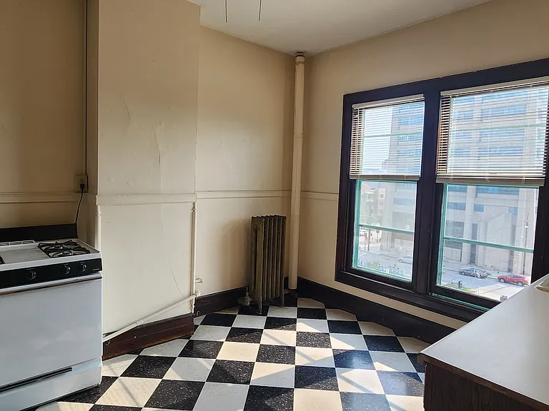 St. James Court Historic Apartments — Photo 57