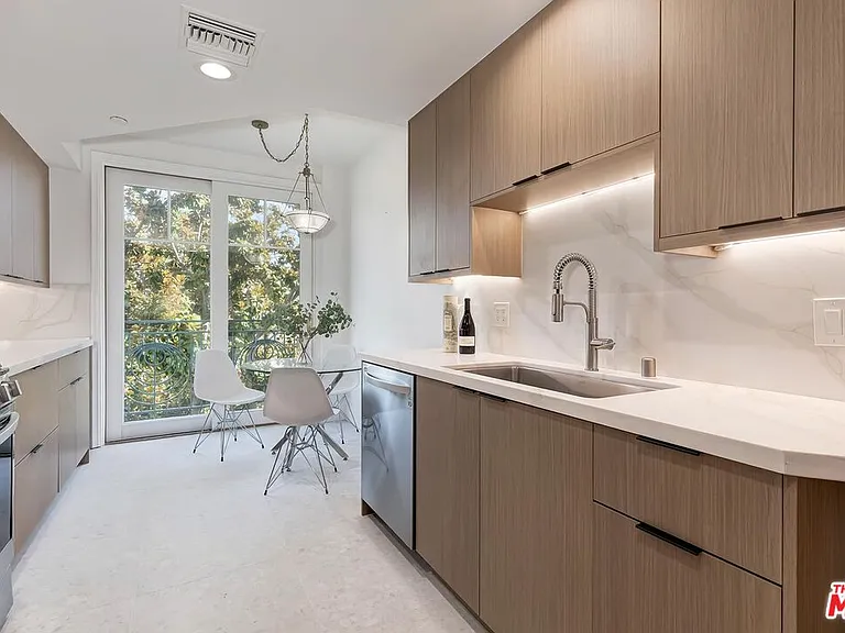 430 N Oakhurst Dr #202 — Photo 18