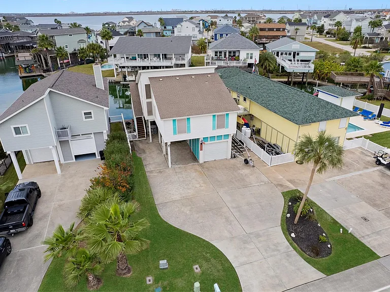 1114 Tiki Dr — Photo 37