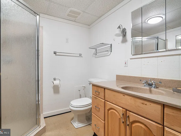 15729 Holly Grove Rd — Photo 71