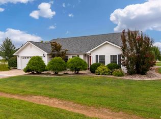 5 Holly St, Dahlgren, IL 62828