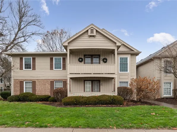 47 Wood Creek Dr, Pittsford, NY 14534