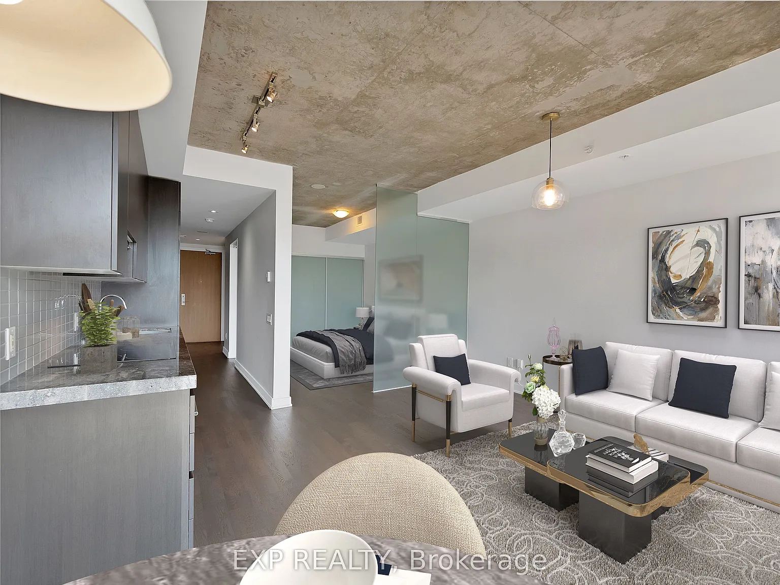 629 King St W — Photo 3