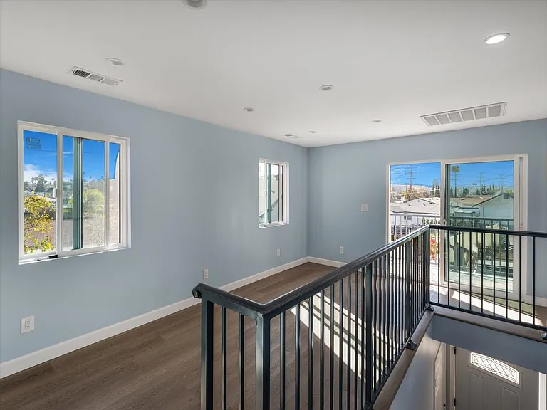 510 Neva Pl — Photo 15