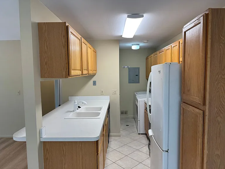 2802 Willow Ct — Photo 8