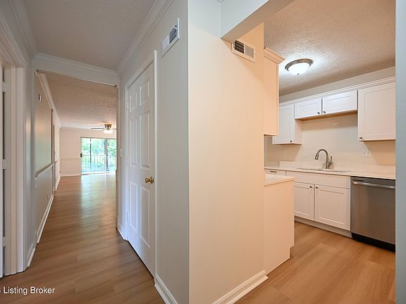 3rd image of 503 Forest Park Rd