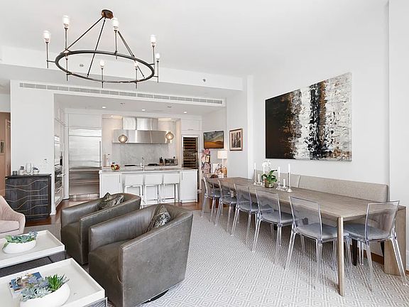 3rd image of 10 Madison Sq W APT 10F