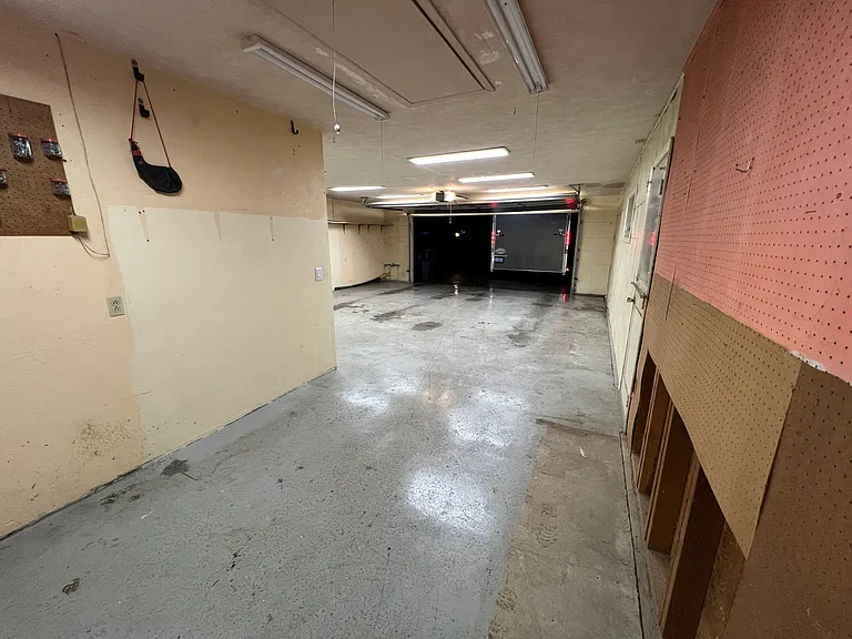 266 NW Douglas St — Photo 30