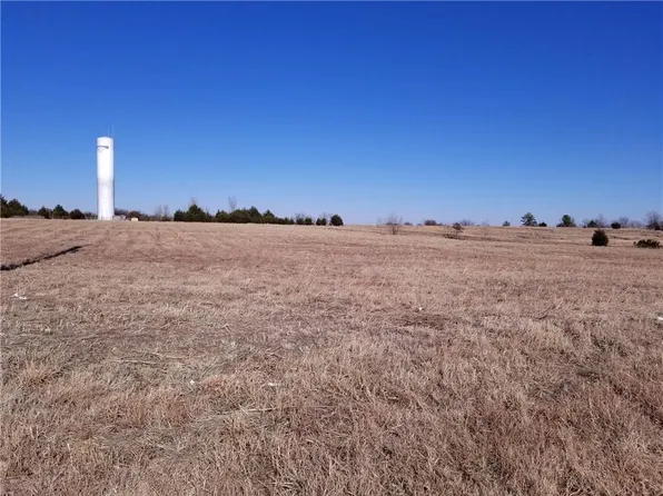 SE 29th St, Harrah, OK 73045