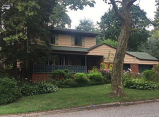 21 Crandon St, Melville, NY 11747