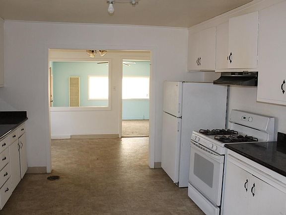 5th image of 2990 38th Ave