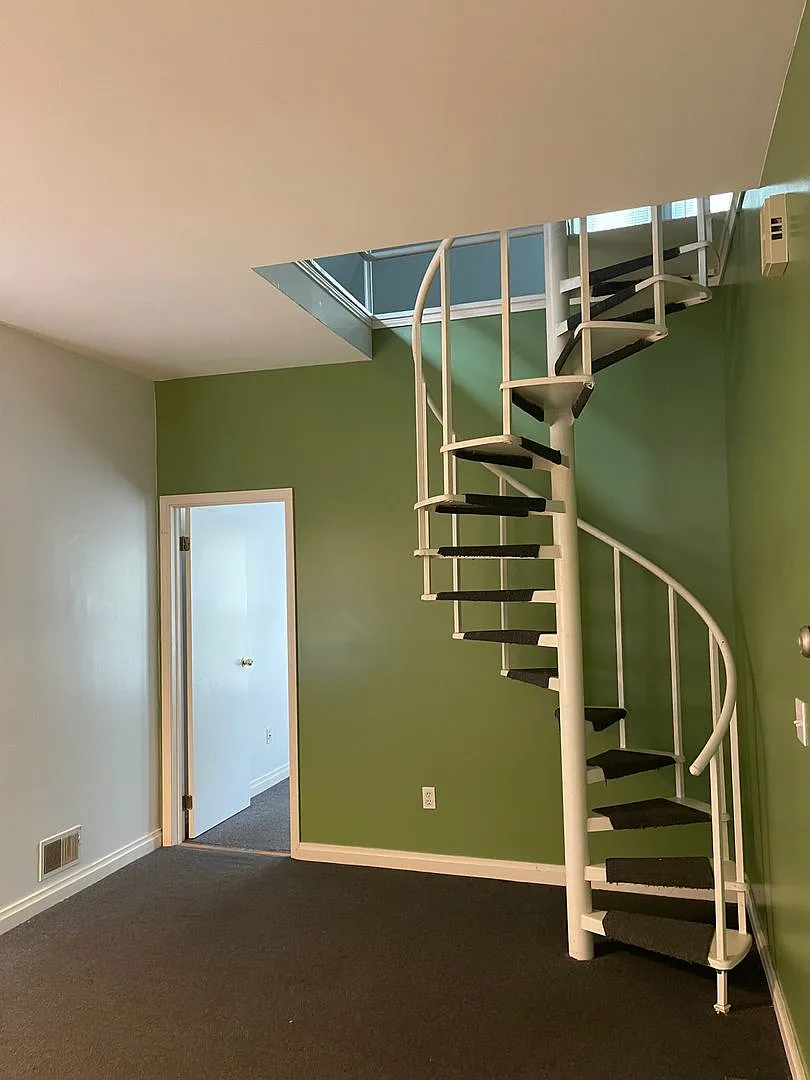 735 Ashland Ave — Photo 1