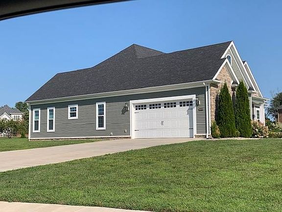 4th image of 326 Fairway Dr