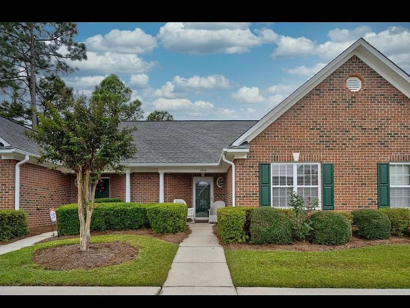 1040 Bridgeport Way — Photo 3