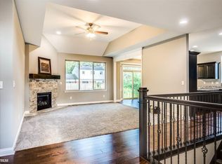 50226 Oakbrooke Dr, Chesterfield, MI 48047