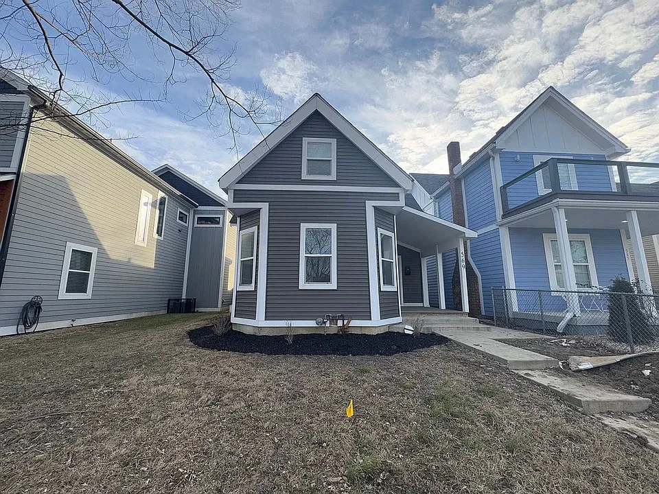 569 N Tacoma Ave