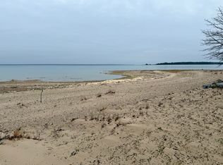 2900 N Lofgren Shore Dr, Cheboygan, MI 49721