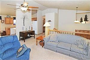 5th image of 701 Honeysuckle Dr