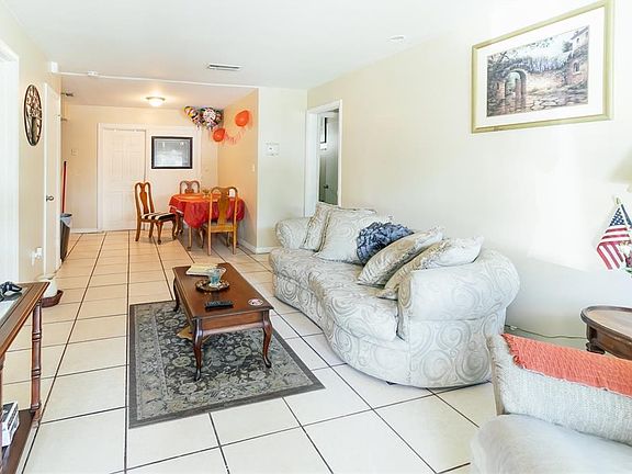 4th image of 4617 Balboa Dr
