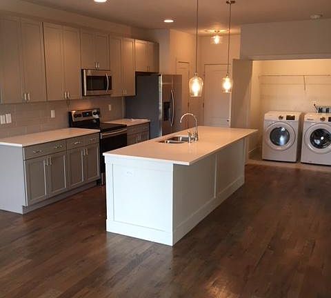2 Bedroom/2 bath with long kitchen island