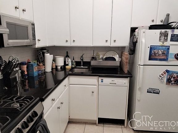 5th image of 300 E 40th St APT 27E