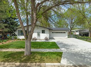 1010 18 1/2 Ave SW, Minot, ND 58701