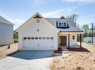 196 Woodland Cir, Calhoun, GA 30701