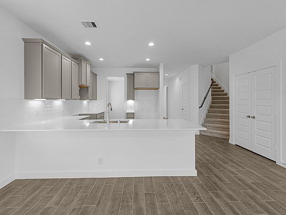 2nd image of 1731 Pecan Woods Ln