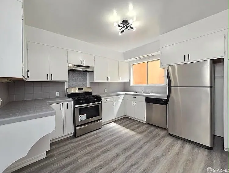 135 Maddux Ave — Photo 2