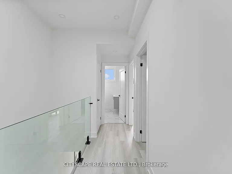 589 Oakwood Ave #4 — Photo 21
