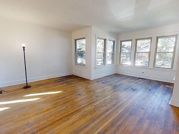 3rd image of 4837 N Lowell Ave