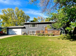 1019 Orchard Dr, Brookings, SD 57006
