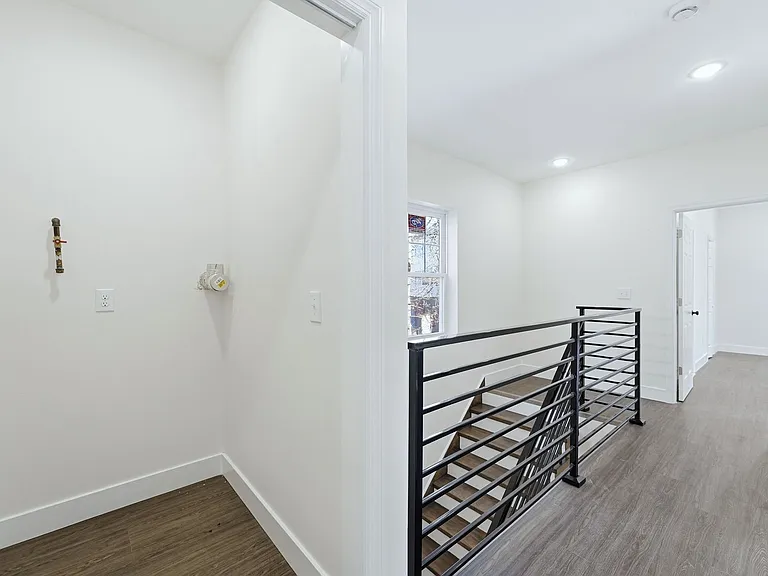 392 S 19th St #2 — Photo 13
