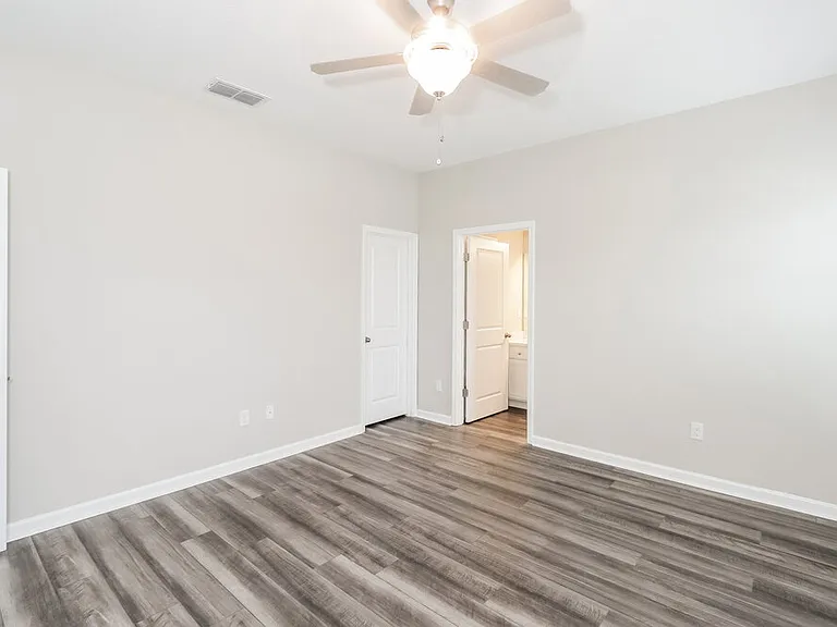 960 Kelly Fern Loop — Photo 10