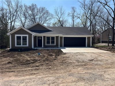 26 Live Oaks Dr, Linn Valley, KS, 66040